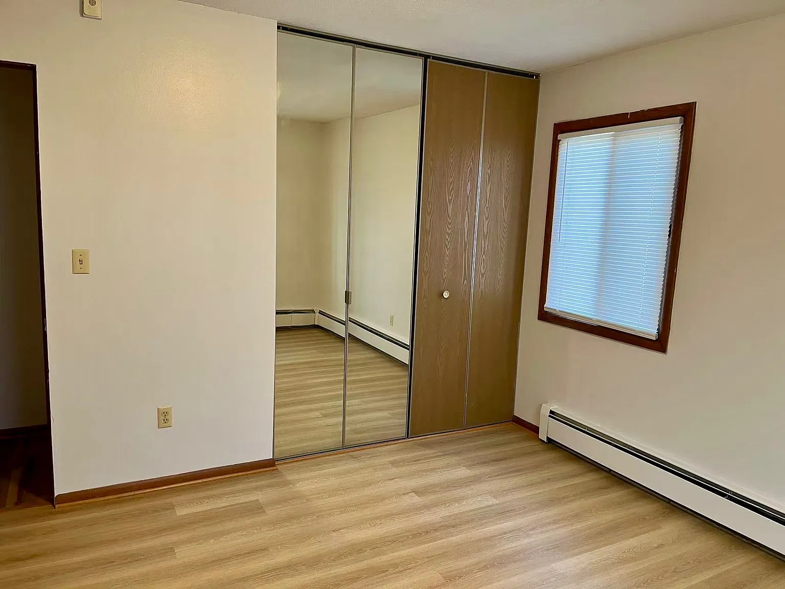 1 bed, 1050 sqft, $1,195 — Photo 3