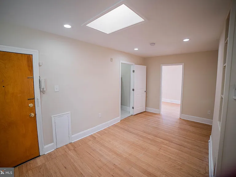 257 S 21st St #3F — Photo 4
