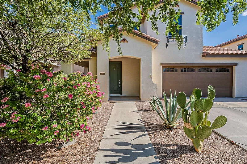 3 bed, 2.5 bath, 1781 sqft, $2,198 — Photo 3