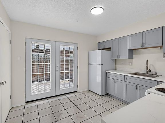 5th image of 2908 Kentucky Ave