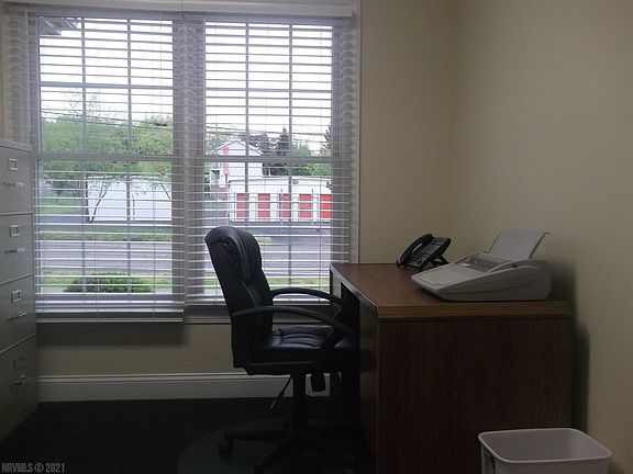 4th image of 600 Radford St