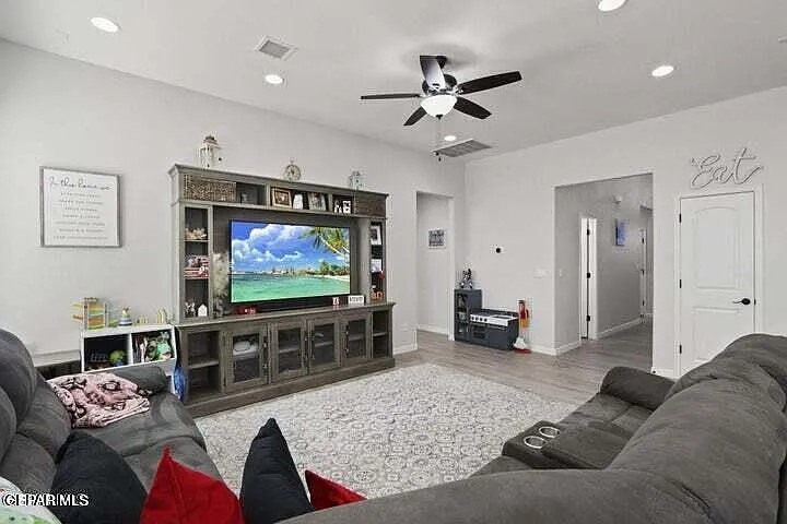 905 Cottage Pl — Photo 22