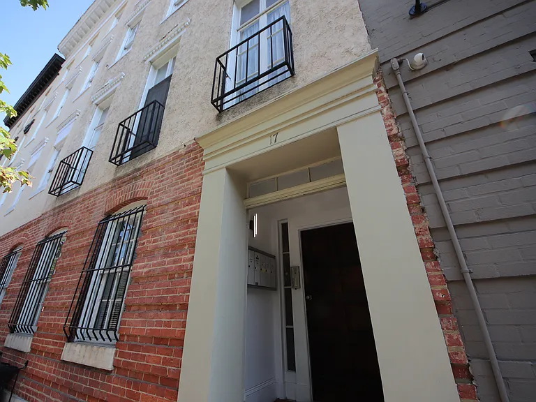 17 E Centre St #6 — Photo 1