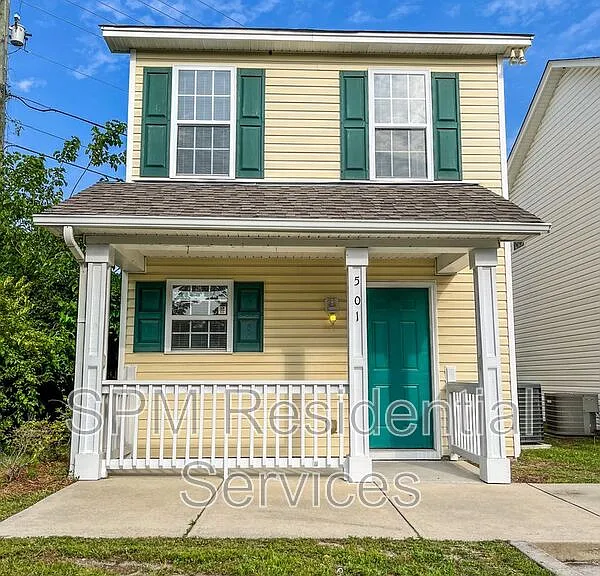 501 Shortfin Dr — Photo 1