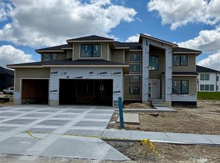5427 213th Ave, Elkhorn, NE 68022
