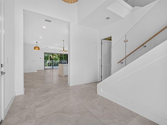 5th image of 131 Edwards Lane