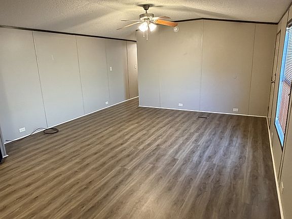 3rd image of 2516 Dana Cir