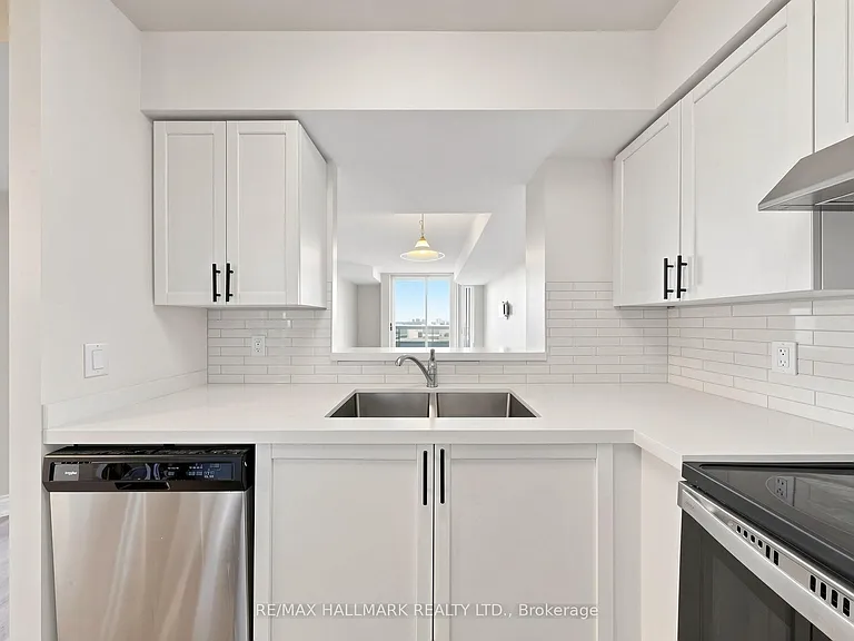 35 Finch Ave E #1808 — Photo 16