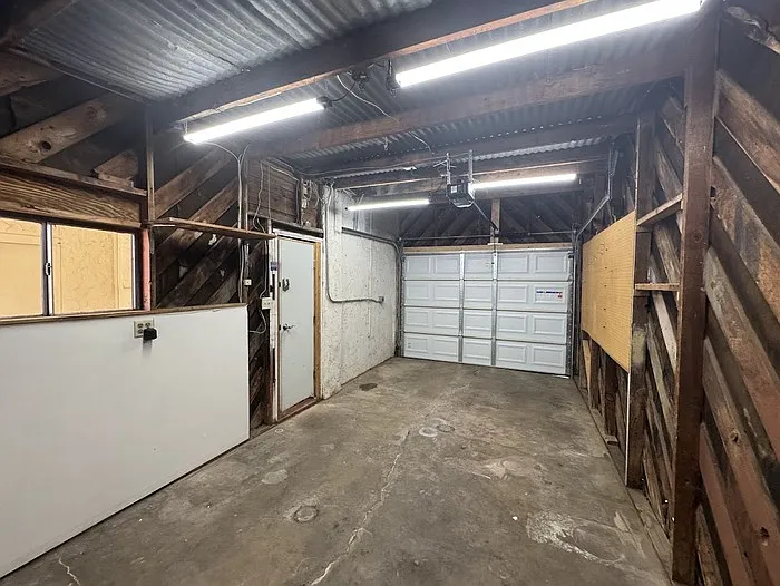1445 E Flower St — Photo 21