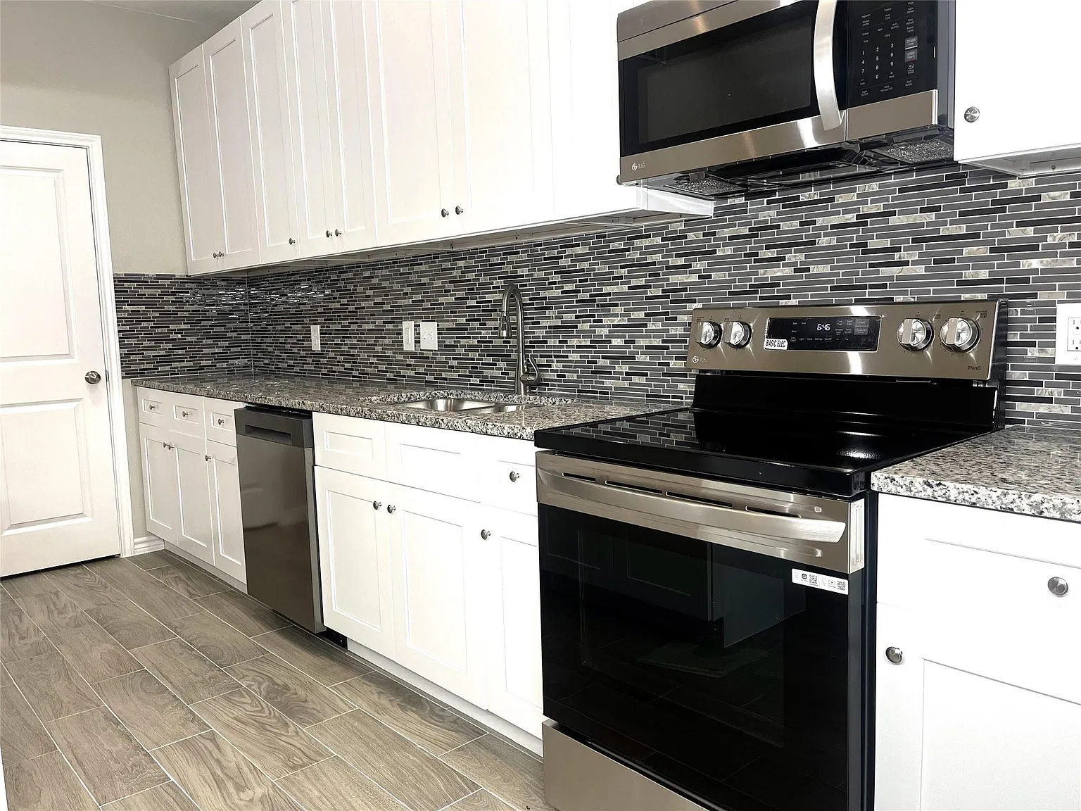 3 bed, 2.0 bath, 1000 sqft, $1,395 — Photo 4