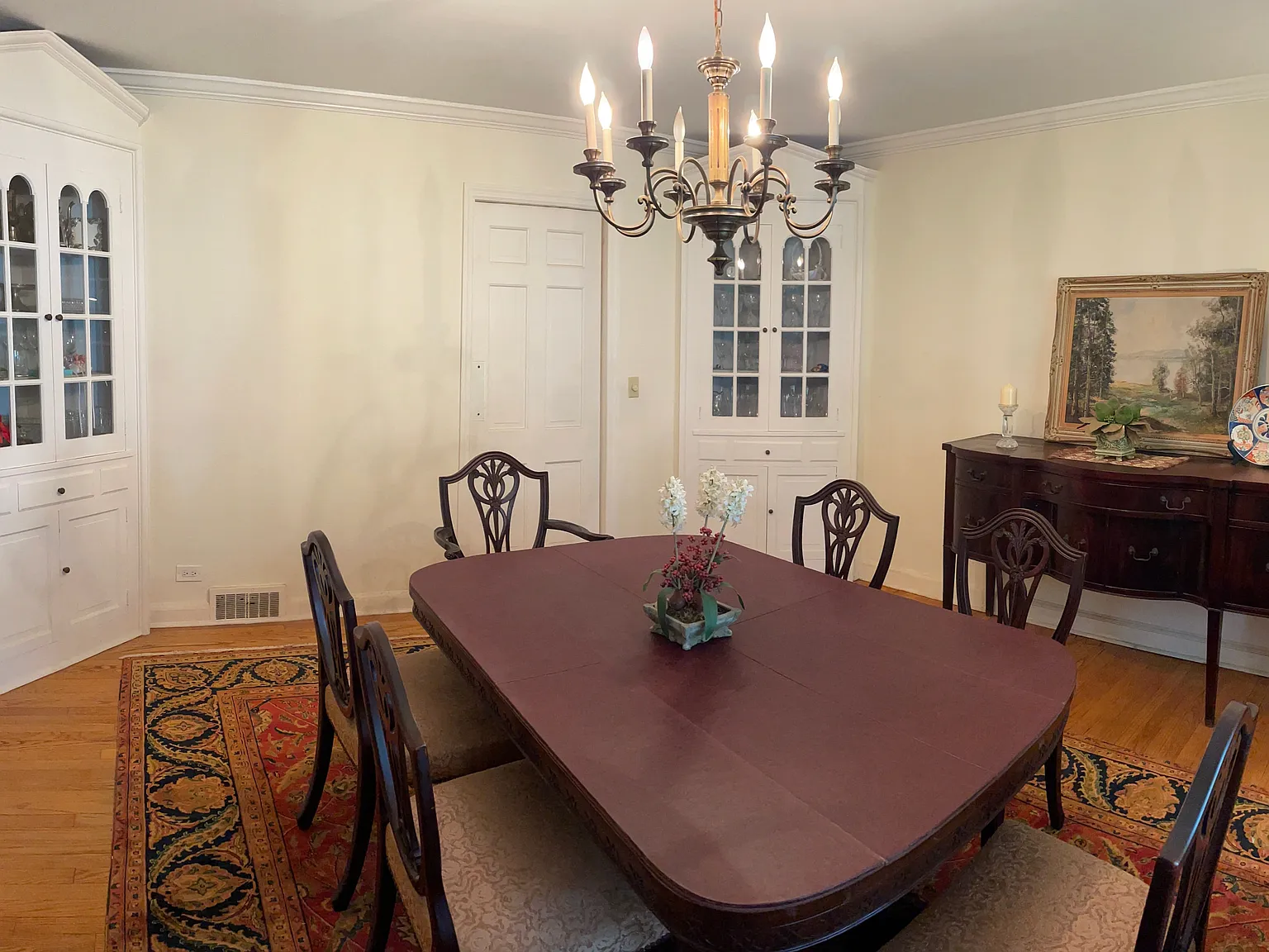 4 bed, 3.5 bath, 2299 sqft, $9,200 — Photo 3