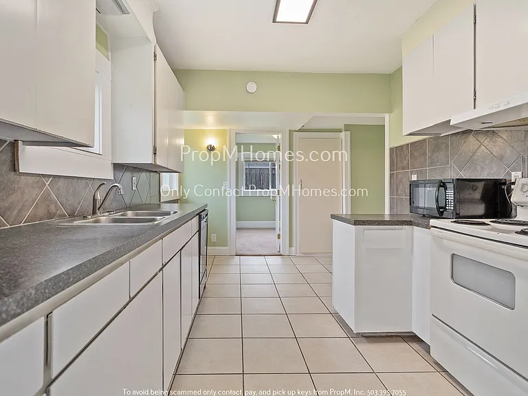 1731 SE 139th Ave — Photo 7
