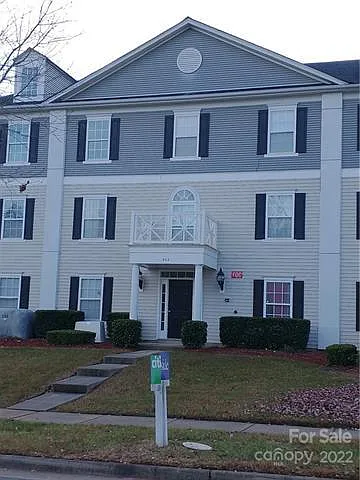 958 Plaza Walk Dr