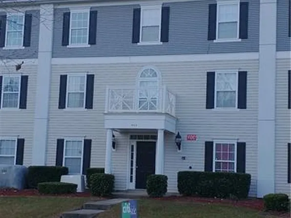 958 Plaza Walk Dr, Charlotte, NC 28215