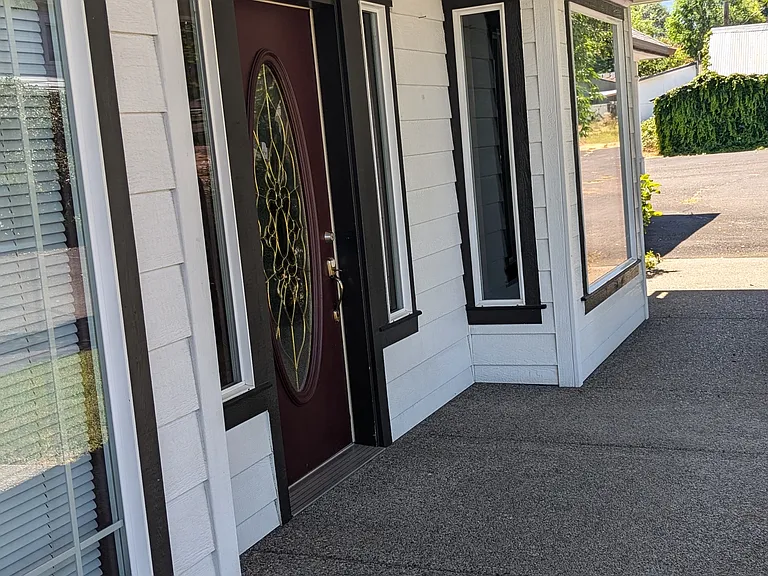 142 S Main St #B — Photo 4