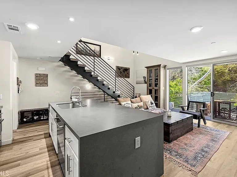 2745 Laguna Canyon Rd #C — Photo 1
