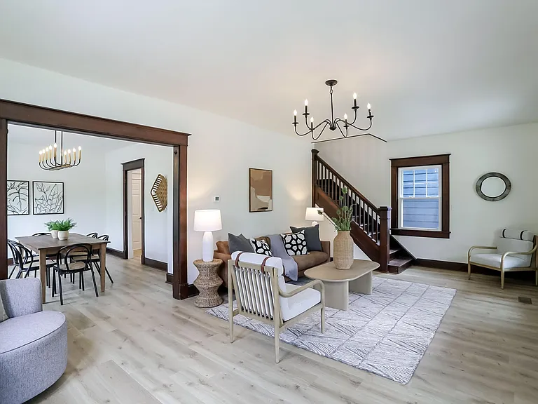 910 Sanders St — Photo 8