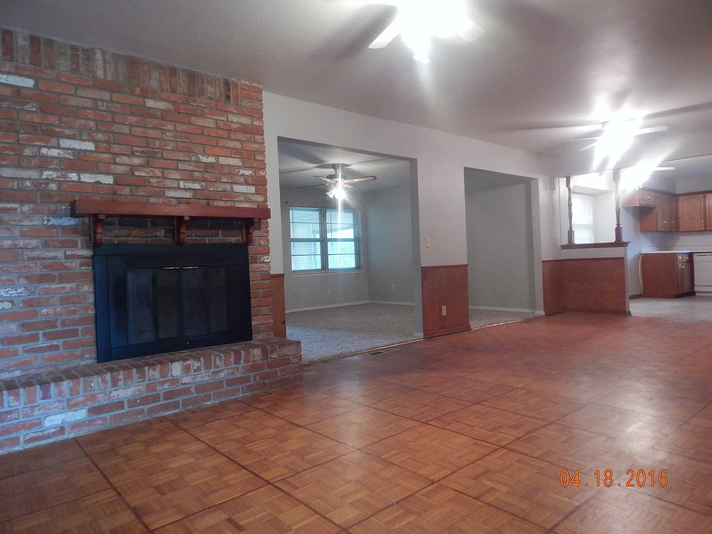 Spacious 3 Bedroom Single Family home very close to N.W. Expressway! — Photo 4