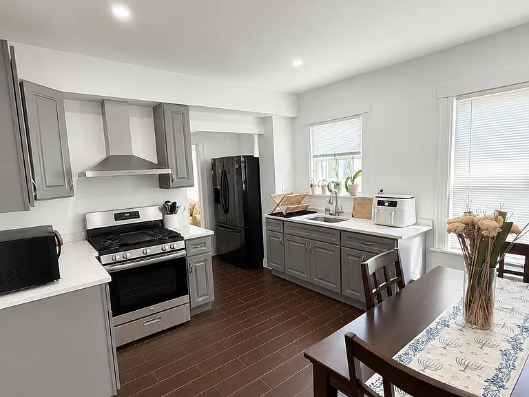 22-24 James St — Photo 4