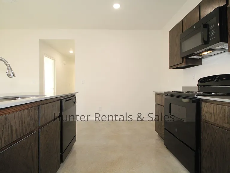 1810B Ponca Trce — Photo 11