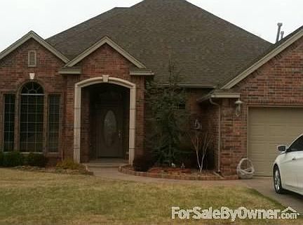 Front of home. Street view. : Beautiful Entry. Two car garage, great neighbors, quiet neighborhood!