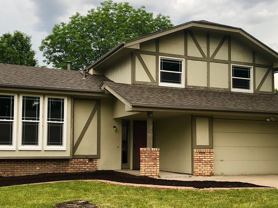 1st image of 2917 S 157th Cir