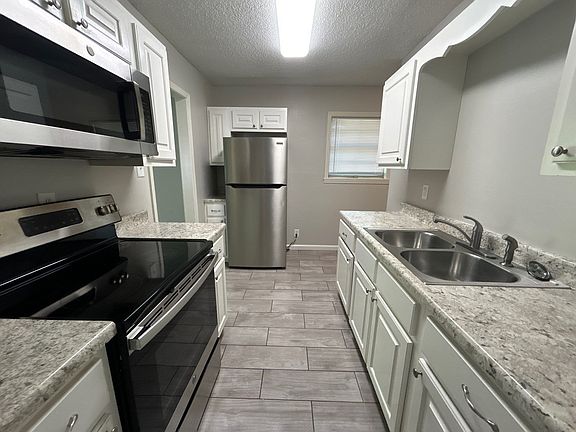 2nd image of 52 Sweetbay Dr