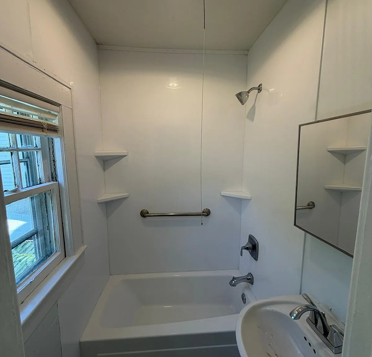 4 bed, 1650 sqft, $3,850 — Photo 4