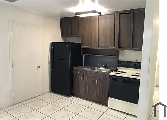 2 bed, 837 sqft, $1,815 — Photo 1