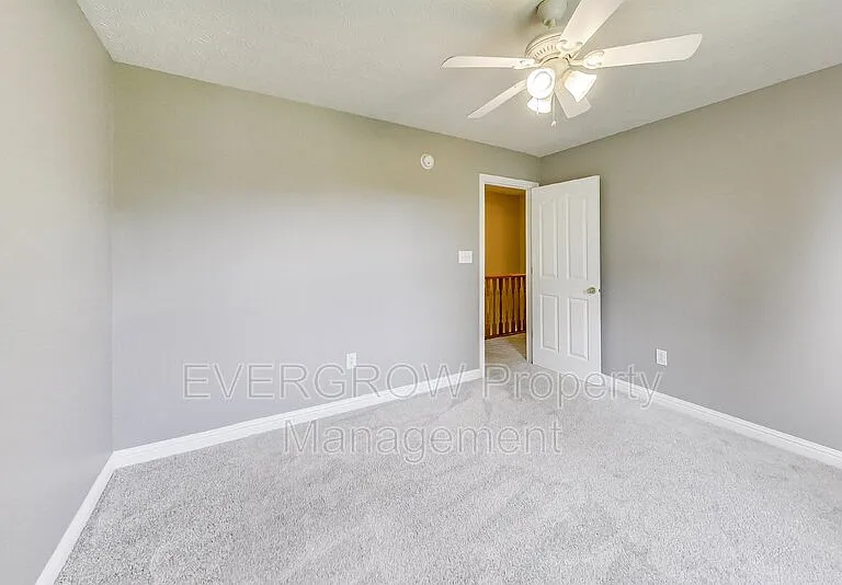 1047 Andrew Ct — Photo 32