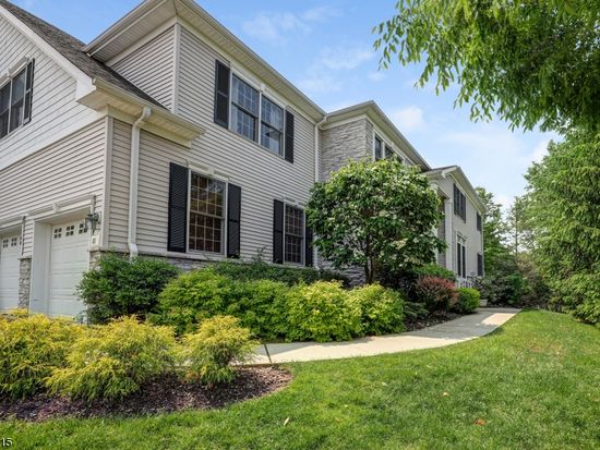 81 Schweinberg Dr Roseland Nj 07068 Zillow