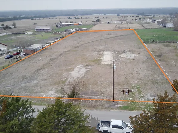 5696 County Road 1114, Greenville, TX 75401