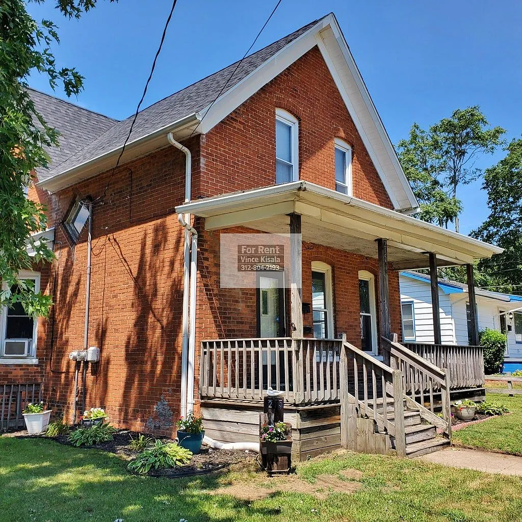 2 bed, $1,100 — Photo 3
