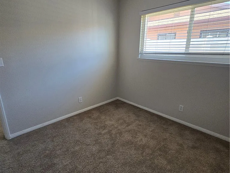 394 N Clinton St — Photo 25