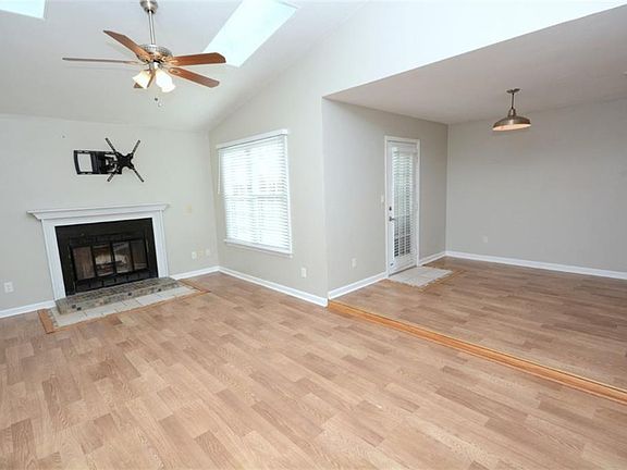 5th image of 912 Enon Ct