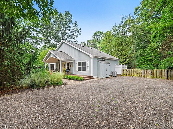 5th image of 16056 Cardinal Ln