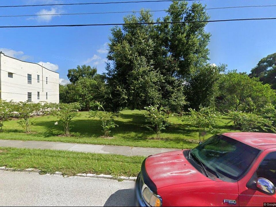 1st image of 828 E Orange St