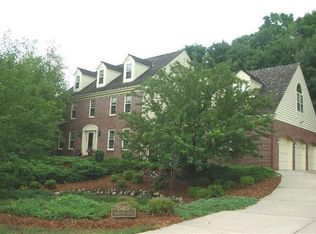 15405 Turnberry Dr, Brookfield, WI 53005