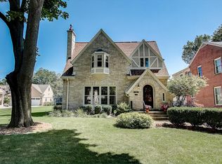2530 Pasadena Blvd, Wauwatosa, WI 53226