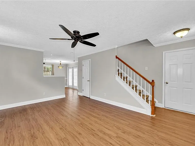 225 Osmanthus Way — Photo 8