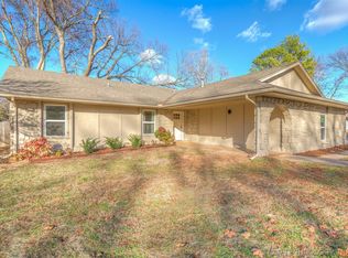 3033 E 82nd St S, Tulsa, OK 74137