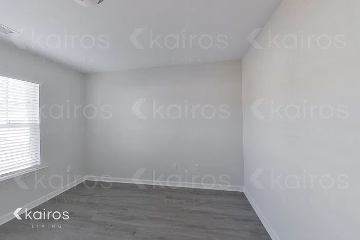 4 bed, 2.5 bath, 2127 sqft, $2,175 — Photo 3