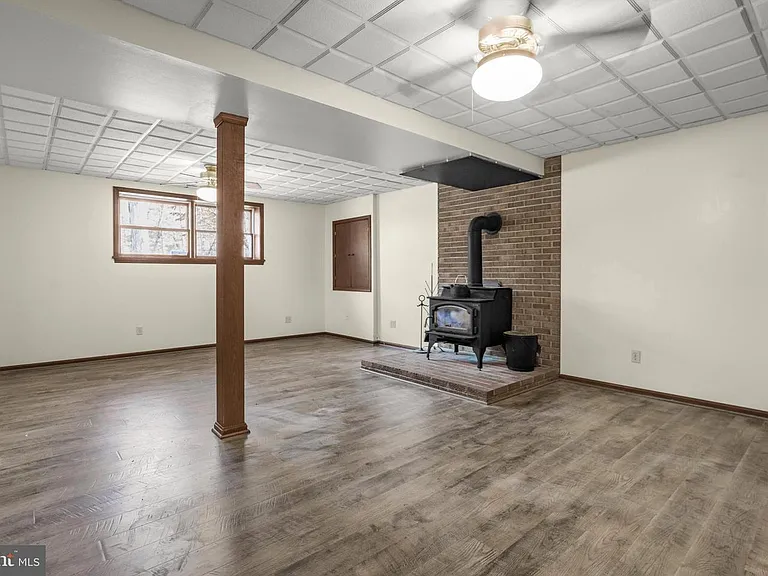 22397 Armstrong Dr — Photo 40