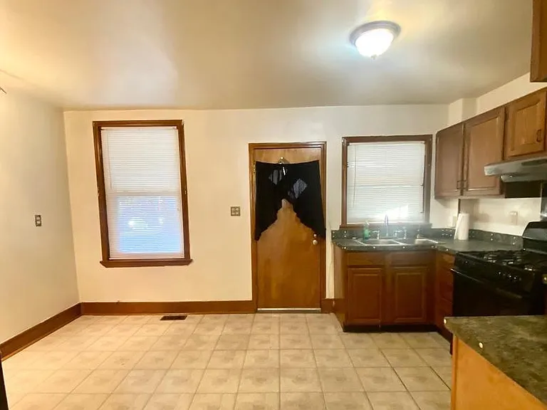 3018 Larue Sq E — Photo 8