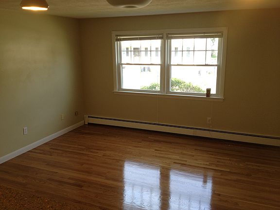 4th image of 25 Mullin Ave APT 2