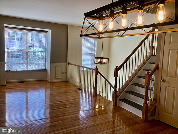 5th image of 2506 Clover Field Cir