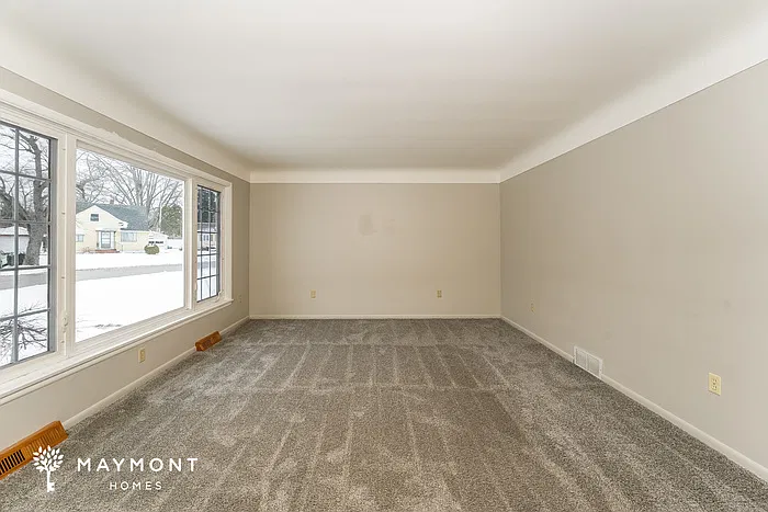 4 bed, 2.0 bath, 1232 sqft, $1,745 — Photo 2