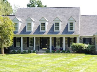 10599 Dogwood Farm Ln, Great Falls, VA 22066