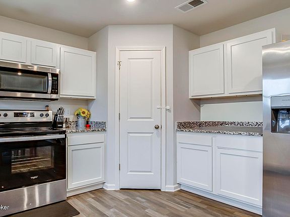 3rd image of 410 Cupp Cir