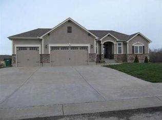 1102 Papaw Ln, Pleasant Hill, MO 64080